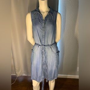 Blue denim collared sleeveless dress with string belt